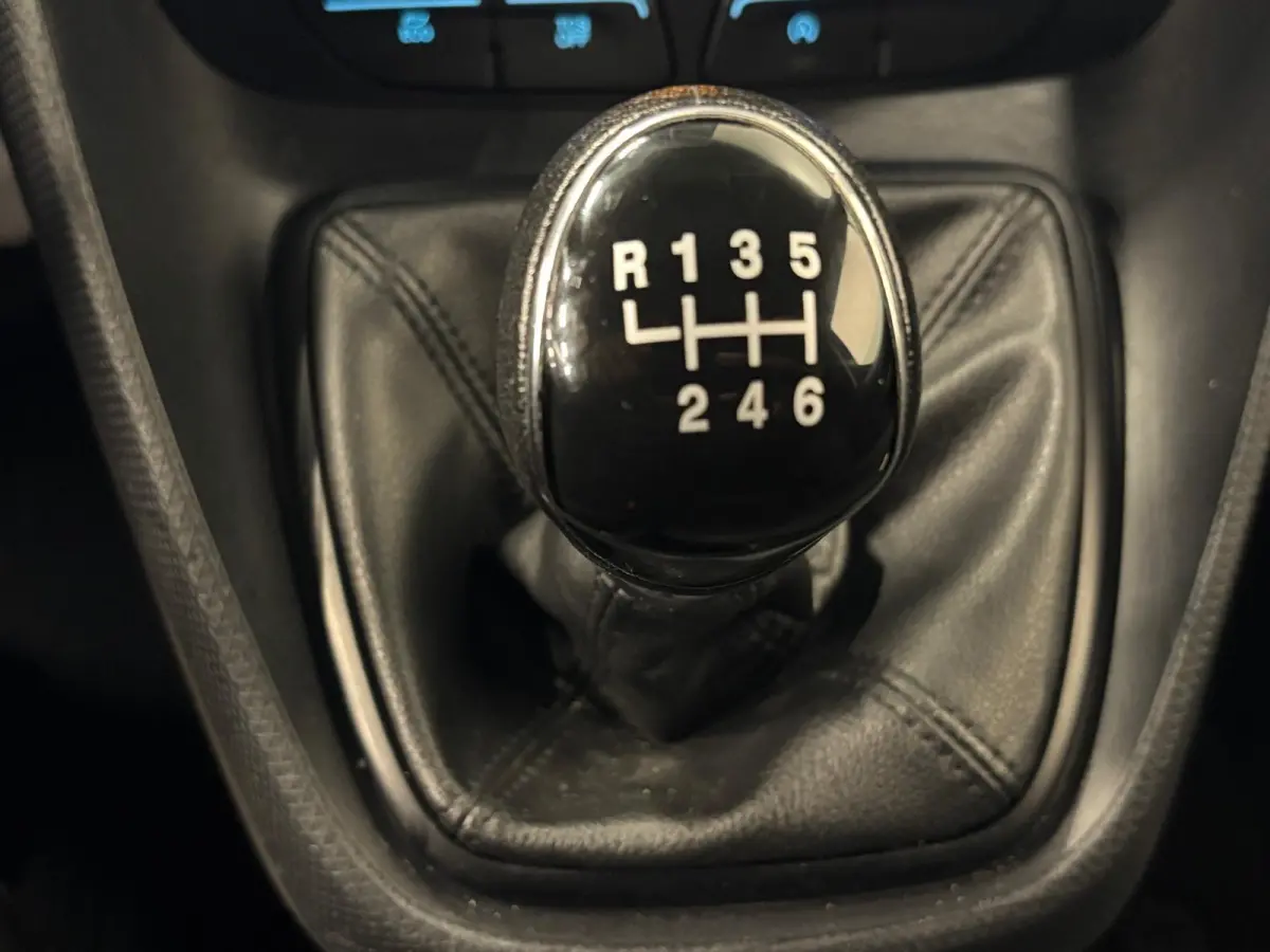 1.5 EcoBlue L2 Trend Airco Navigatie Parkeersensoren Camera Cruise Control Lichtmetalen velgen 3 Zits
