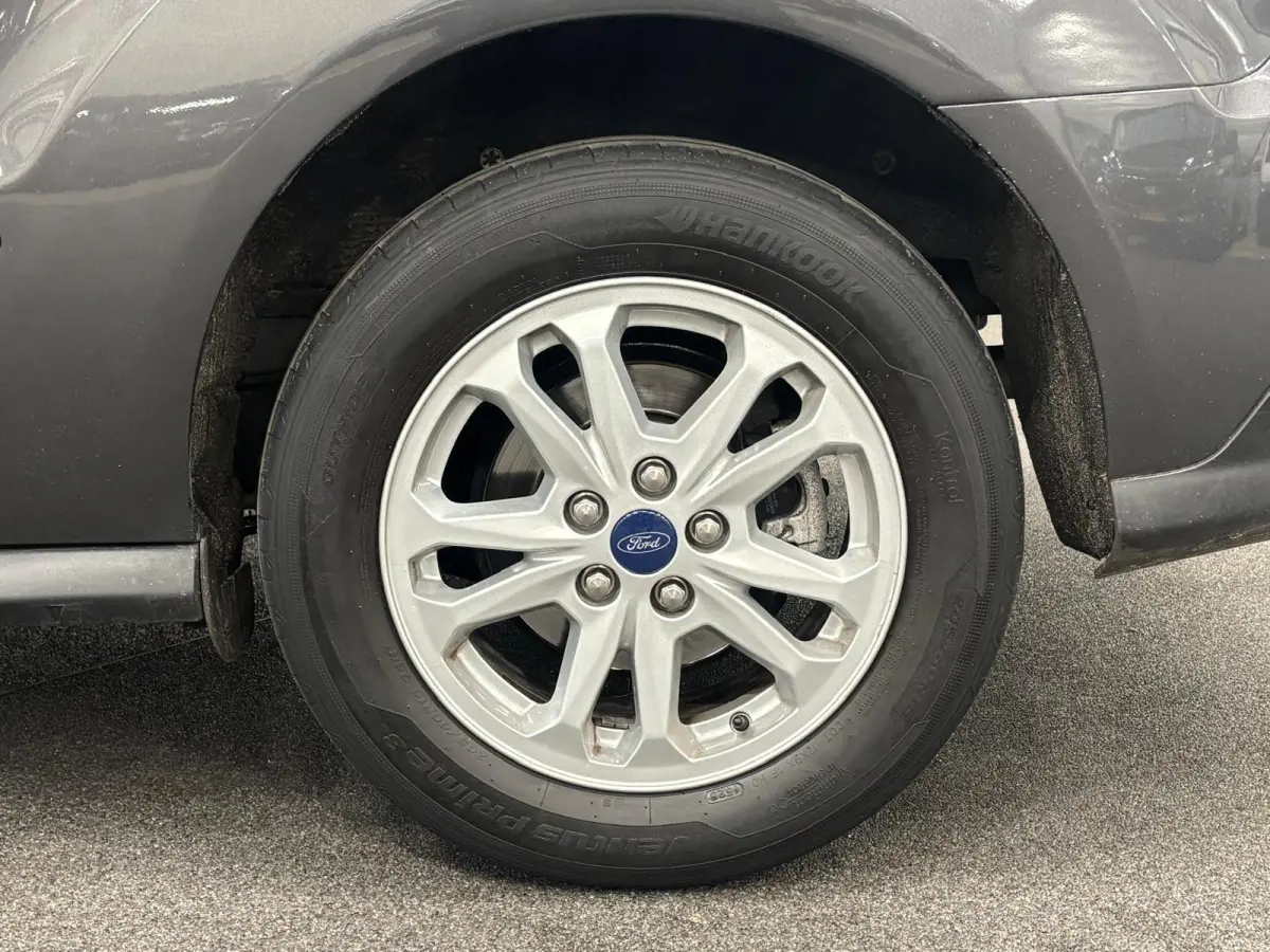 1.5 EcoBlue L2 Trend Airco Navigatie Parkeersensoren Camera Cruise Control Lichtmetalen velgen 3 Zits