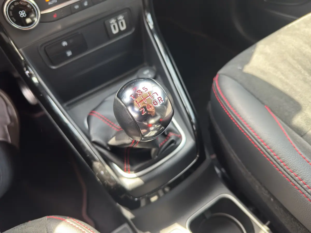 1.0 EcoBoost ST-Line | Verwarmde stoelen en stuur | Premium audio | Alcantara\leer | Apple carplay\Android Auto |
