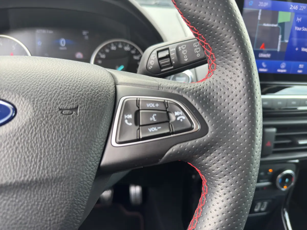 1.0 EcoBoost ST-Line | Verwarmde stoelen en stuur | Premium audio | Alcantara\leer | Apple carplay\Android Auto |