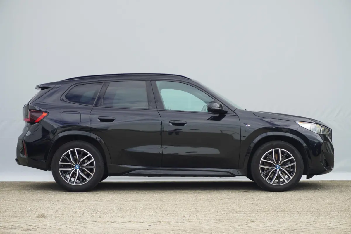 xDrive30e | SoH 98% | M Sportpakket | Panoramadak | Elektrisch verstelbare stoelen | Harman Kardon | Driving Assistant Professional