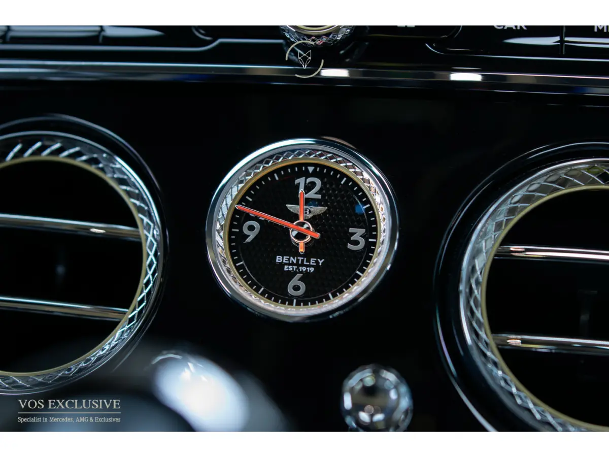 4.0 V8 Mulliner|Naim|Touring Specification|Dynamic Ride|Blackline|Softclose|Massage|Keyless|22''|ACC|360°|HUD