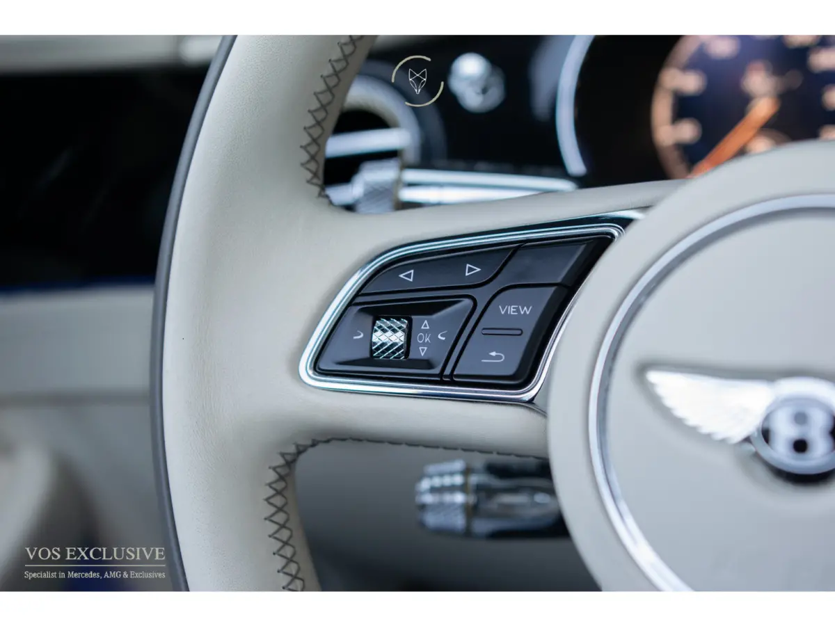 4.0 V8 Mulliner|Naim|Touring Specification|Dynamic Ride|Blackline|Softclose|Massage|Keyless|22''|ACC|360°|HUD