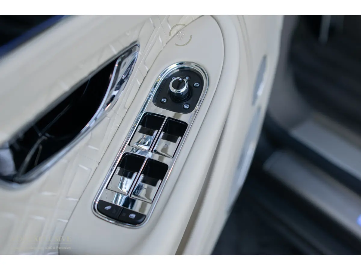 4.0 V8 Mulliner|Naim|Touring Specification|Dynamic Ride|Blackline|Softclose|Massage|Keyless|22''|ACC|360°|HUD