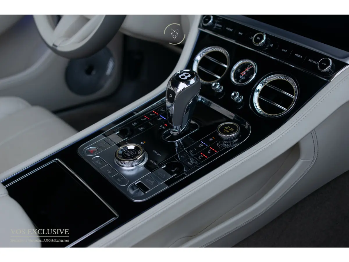 4.0 V8 Mulliner|Naim|Touring Specification|Dynamic Ride|Blackline|Softclose|Massage|Keyless|22''|ACC|360°|HUD