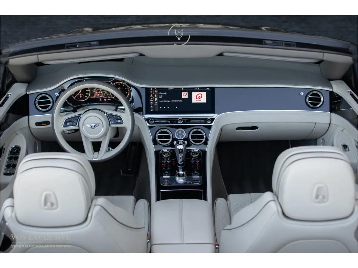 4.0 V8 Mulliner|Naim|Touring Specification|Dynamic Ride|Blackline|Softclose|Massage|Keyless|22''|ACC|360°|HUD