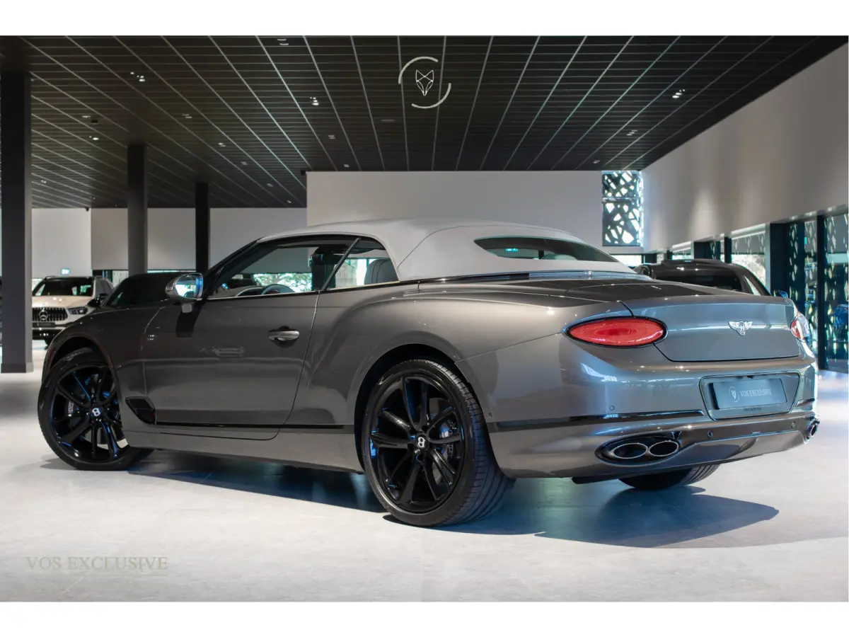 4.0 V8 Mulliner|Naim|Touring Specification|Dynamic Ride|Blackline|Softclose|Massage|Keyless|22''|ACC|360°|HUD