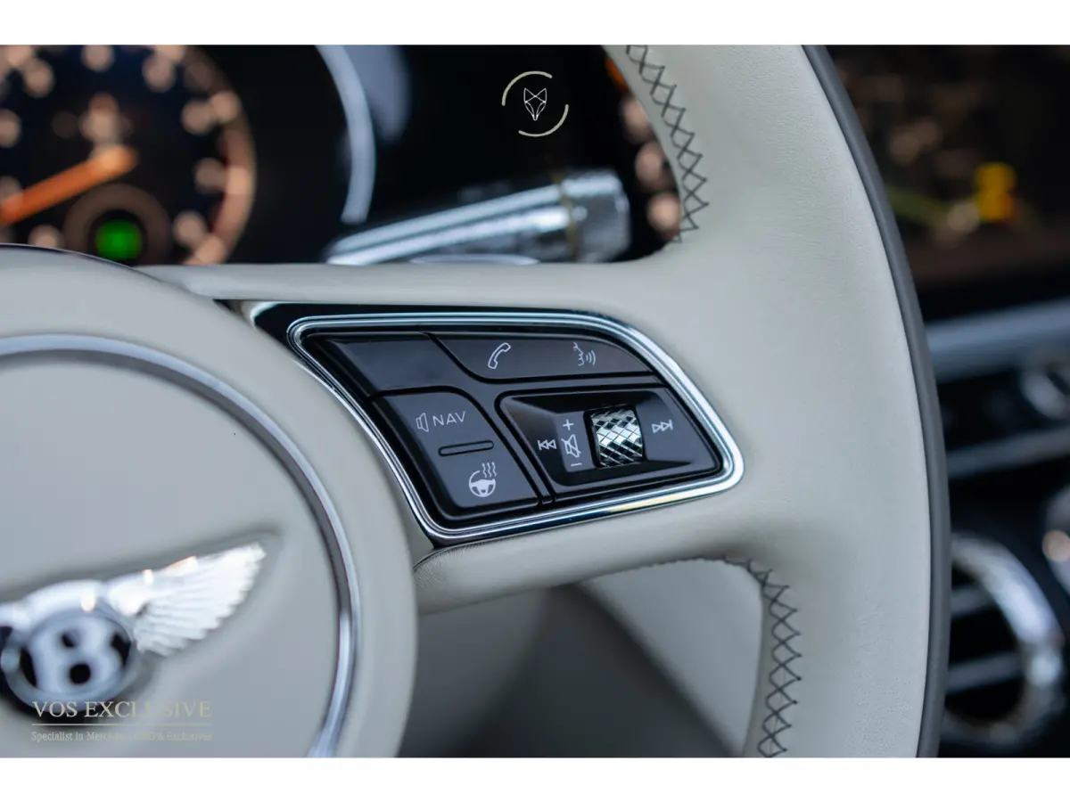 4.0 V8 Mulliner|Naim|Touring Specification|Dynamic Ride|Blackline|Softclose|Massage|Keyless|22''|ACC|360°|HUD