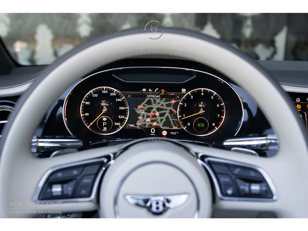 4.0 V8 Mulliner|Naim|Touring Specification|Dynamic Ride|Blackline|Softclose|Massage|Keyless|22''|ACC|360°|HUD
