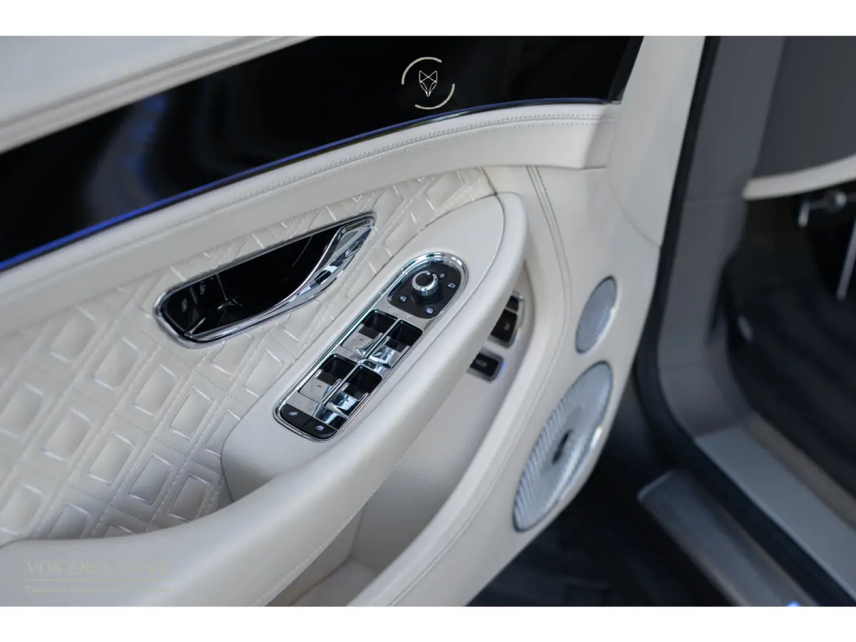 4.0 V8 Mulliner|Naim|Touring Specification|Dynamic Ride|Blackline|Softclose|Massage|Keyless|22''|ACC|360°|HUD