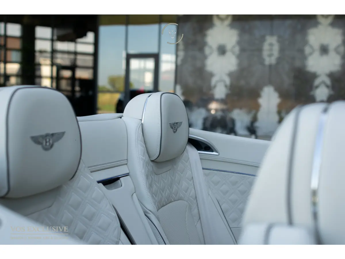 4.0 V8 Mulliner|Naim|Touring Specification|Dynamic Ride|Blackline|Softclose|Massage|Keyless|22''|ACC|360°|HUD