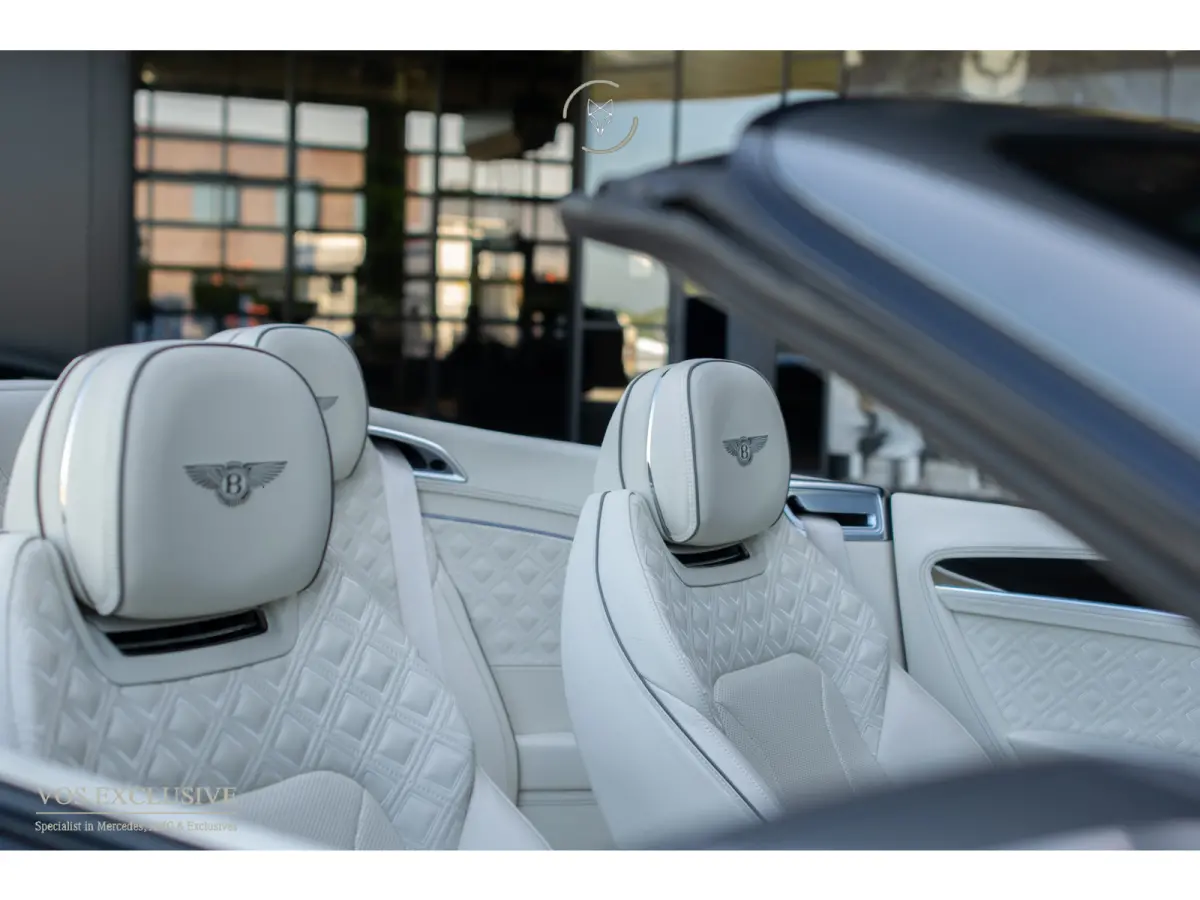 4.0 V8 Mulliner|Naim|Touring Specification|Dynamic Ride|Blackline|Softclose|Massage|Keyless|22''|ACC|360°|HUD