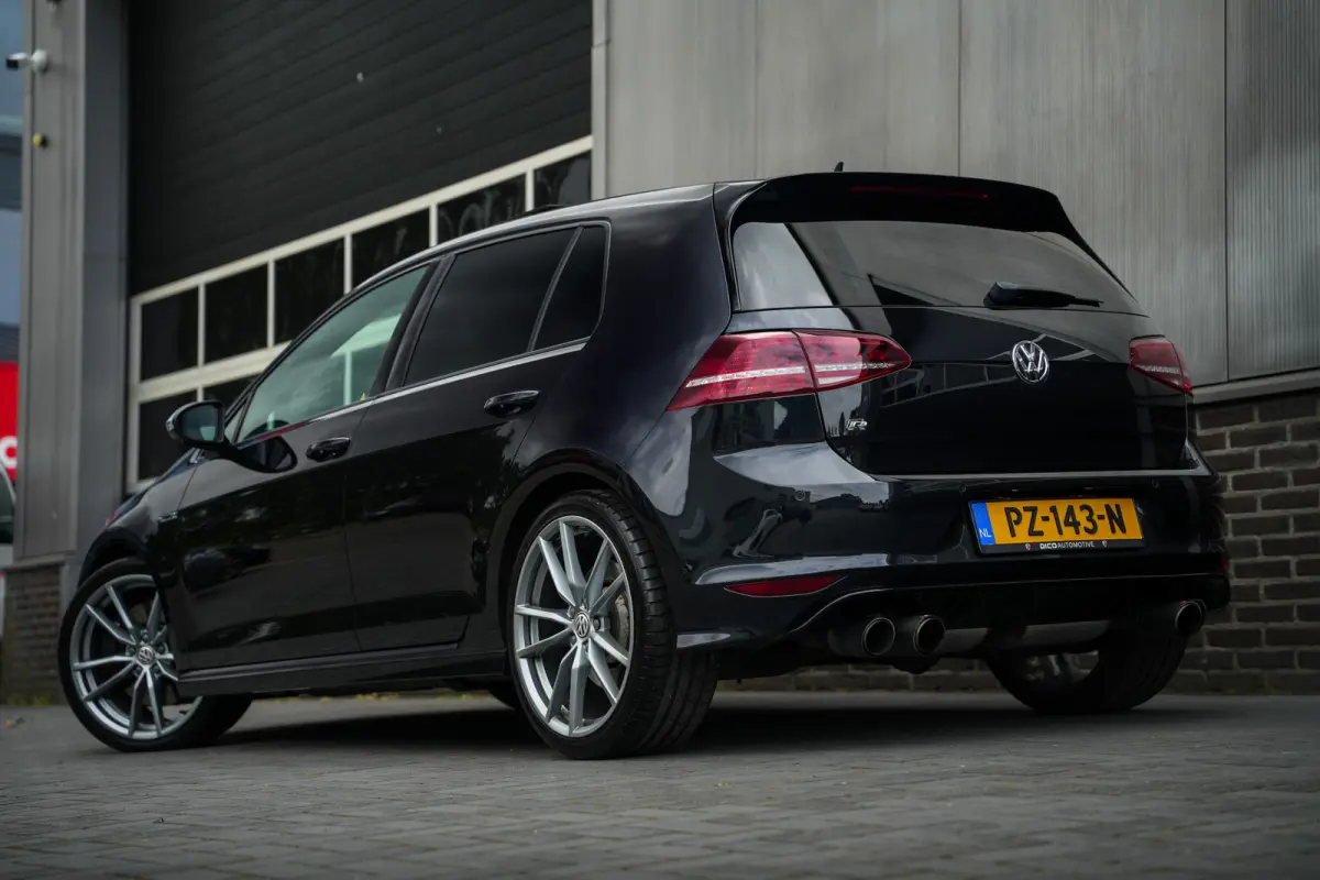 R 2.0 TSI 301 pk 4Motion / Eventuri-Intake/ Pano-Dak/ Dynaudio/ Keyless/ Select-Drive/ Leder/ Sport-Stoelen/ Stoel.Verw/ Apple-Carplay/ 19'' LMV