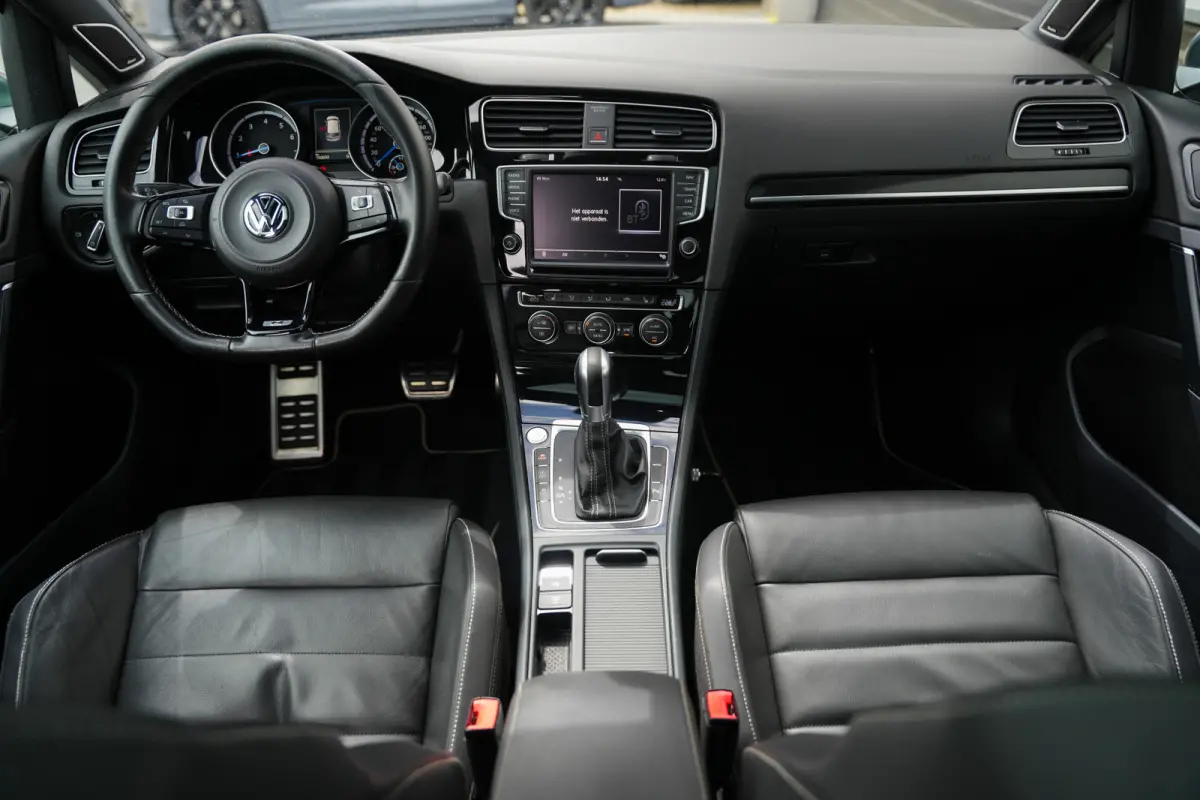 R 2.0 TSI 301 pk 4Motion / Eventuri-Intake/ Pano-Dak/ Dynaudio/ Keyless/ Select-Drive/ Leder/ Sport-Stoelen/ Stoel.Verw/ Apple-Carplay/ 19'' LMV