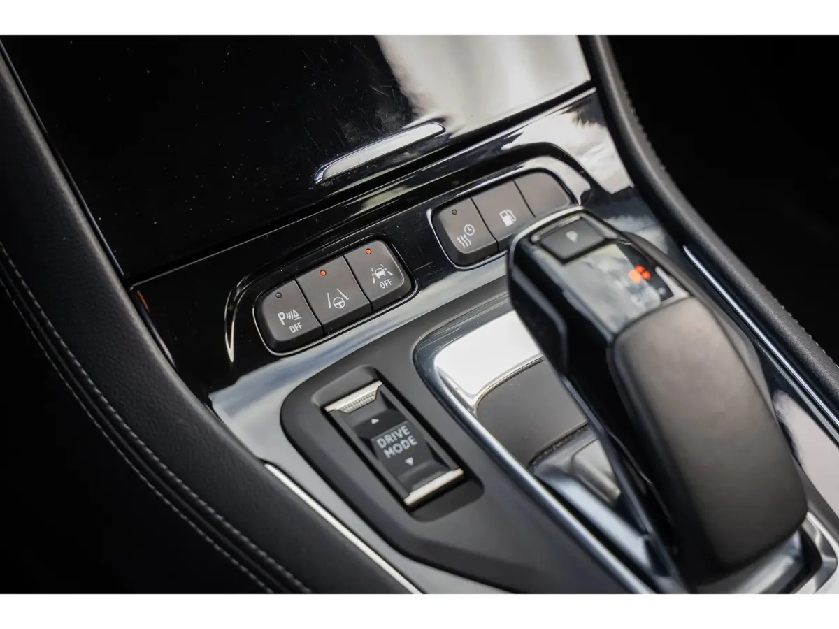 1.6 Turbo Plug-In Hybrid Ultimate | Trekhaak | Matrix LED | Nachtzicht | 360 Camera | Stoel ventilatie | Cruise adaptief | Full optie! | Apple Carplay/Android Auto|telefoonintegratie premium