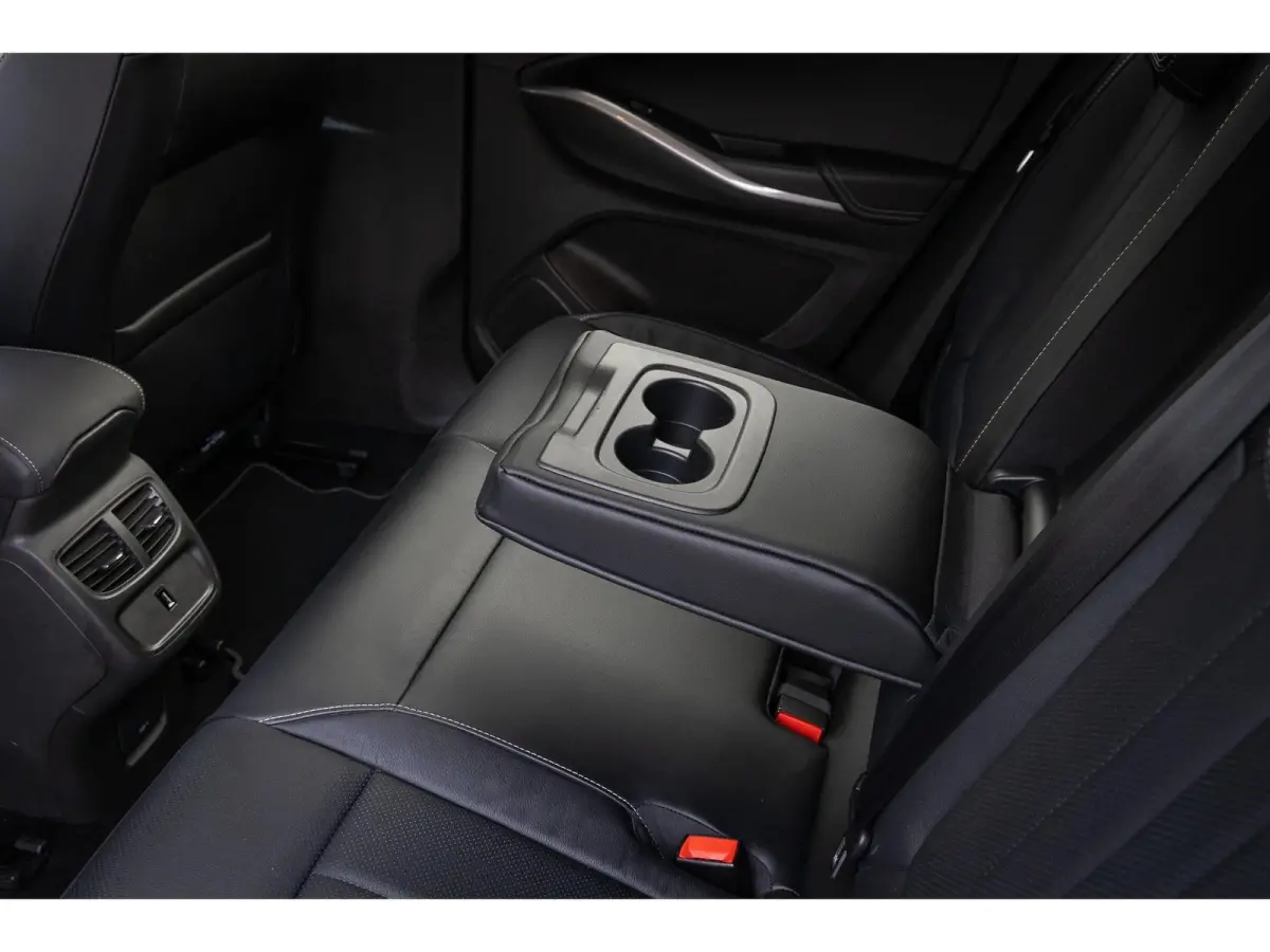 1.6 Turbo Plug-In Hybrid Ultimate | Trekhaak | Matrix LED | Nachtzicht | 360 Camera | Stoel ventilatie | Cruise adaptief | Full optie! | Apple Carplay/Android Auto|telefoonintegratie premium