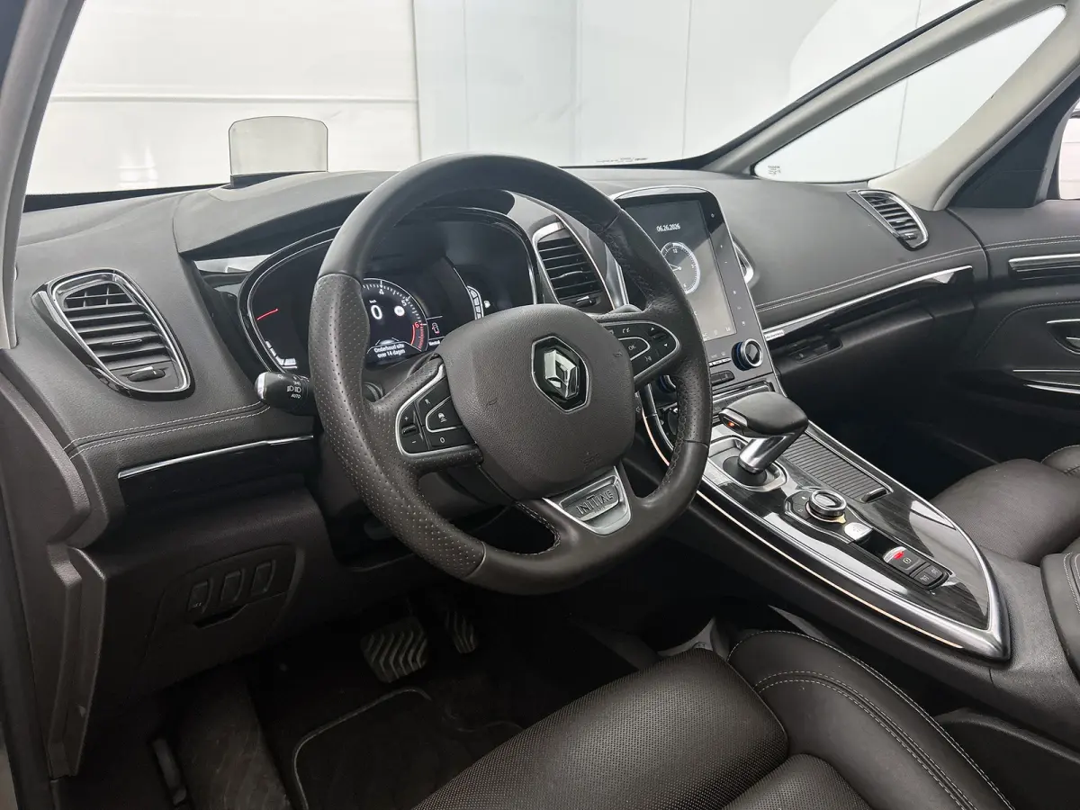 1.6 TCe Initiale Paris 5p. | 1e EIGENAAR | DEALER ONDERHOUDEN | ADAPTIVE CRUISE | CAMERA | HEAD-UP | PANORAMADAK | TREKHAAK AFN. | BOSE | ELEKTR. STOELEN | ELEKTR. ACHTERKLEP | FULL OPTION
