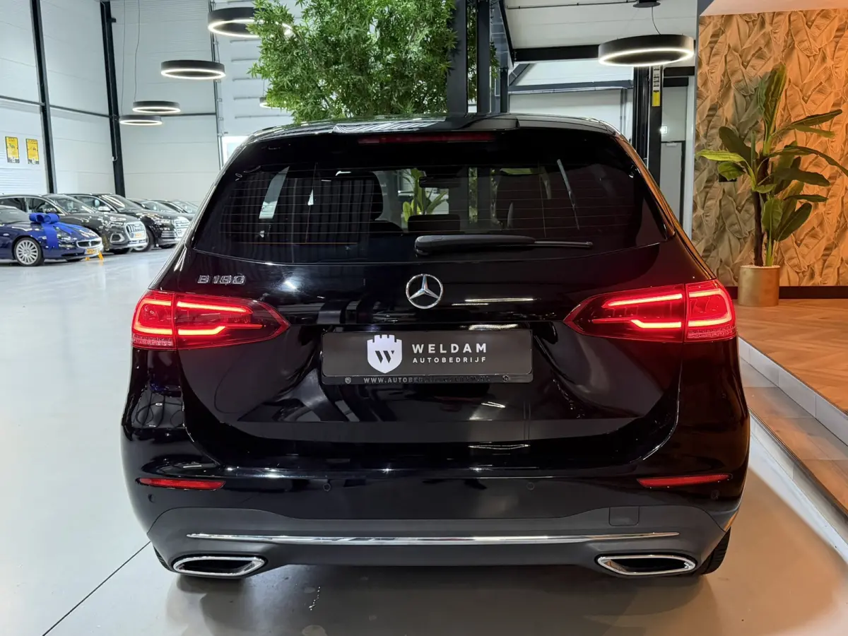 180 Business Solution|Matrix LED|MBUX|Virtual Cockpit|Half Leder|StoelVW|Elek. Achterklep|CarPlay|Rijklaar