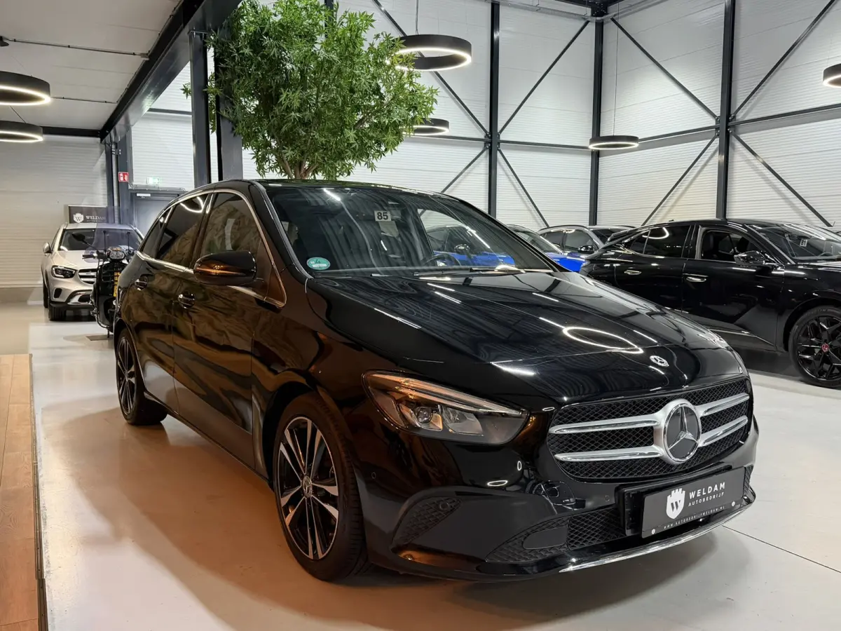 180 Business Solution|Matrix LED|MBUX|Virtual Cockpit|Half Leder|StoelVW|Elek. Achterklep|CarPlay|Rijklaar