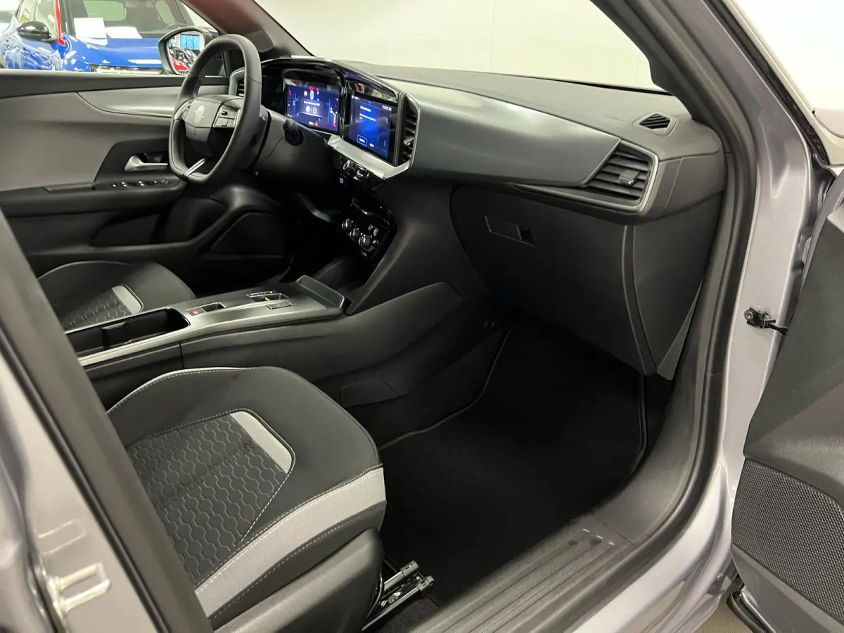 1.2 T / 130PK / AUTOMAAT / EDITION / NW.MODEL /