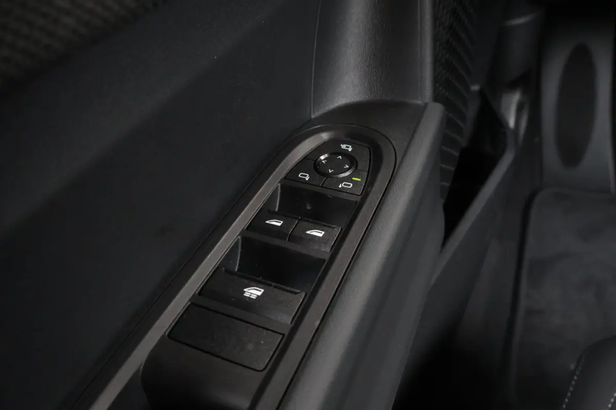 2.0 S Favoured XL | Cruise Control | Premium Sportstoelen