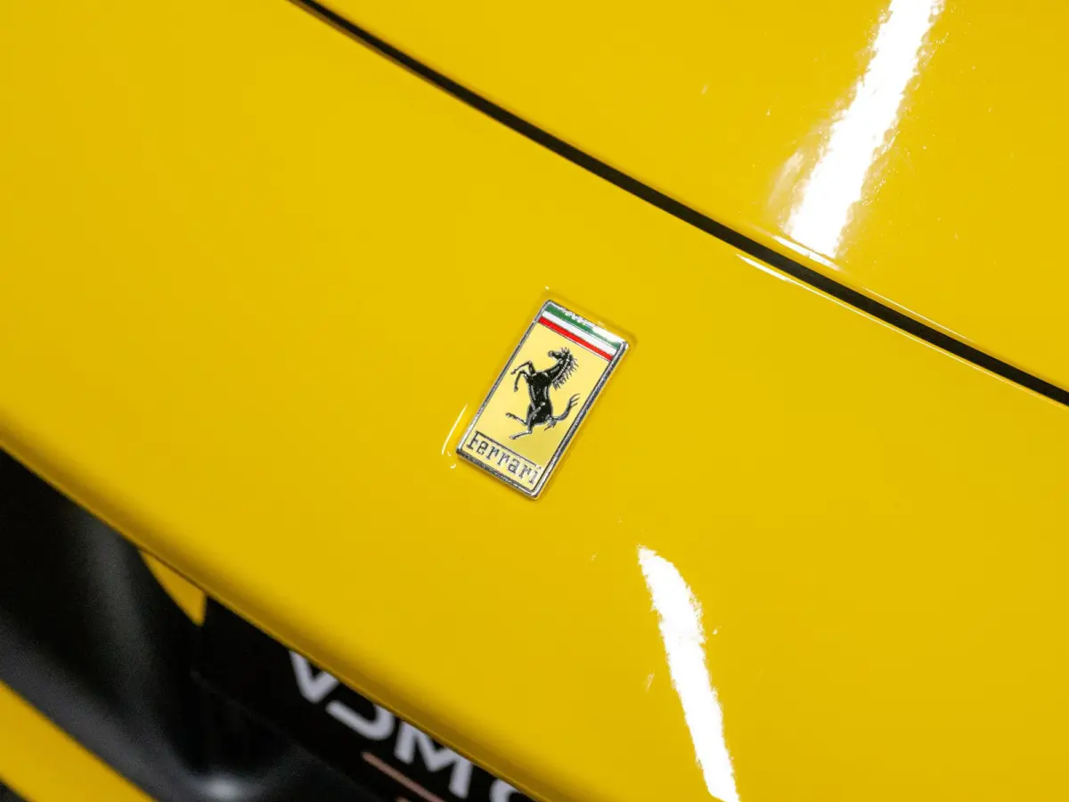 3.9 V8 HELE | Lift | Carbon | Racing Seats | Camera |