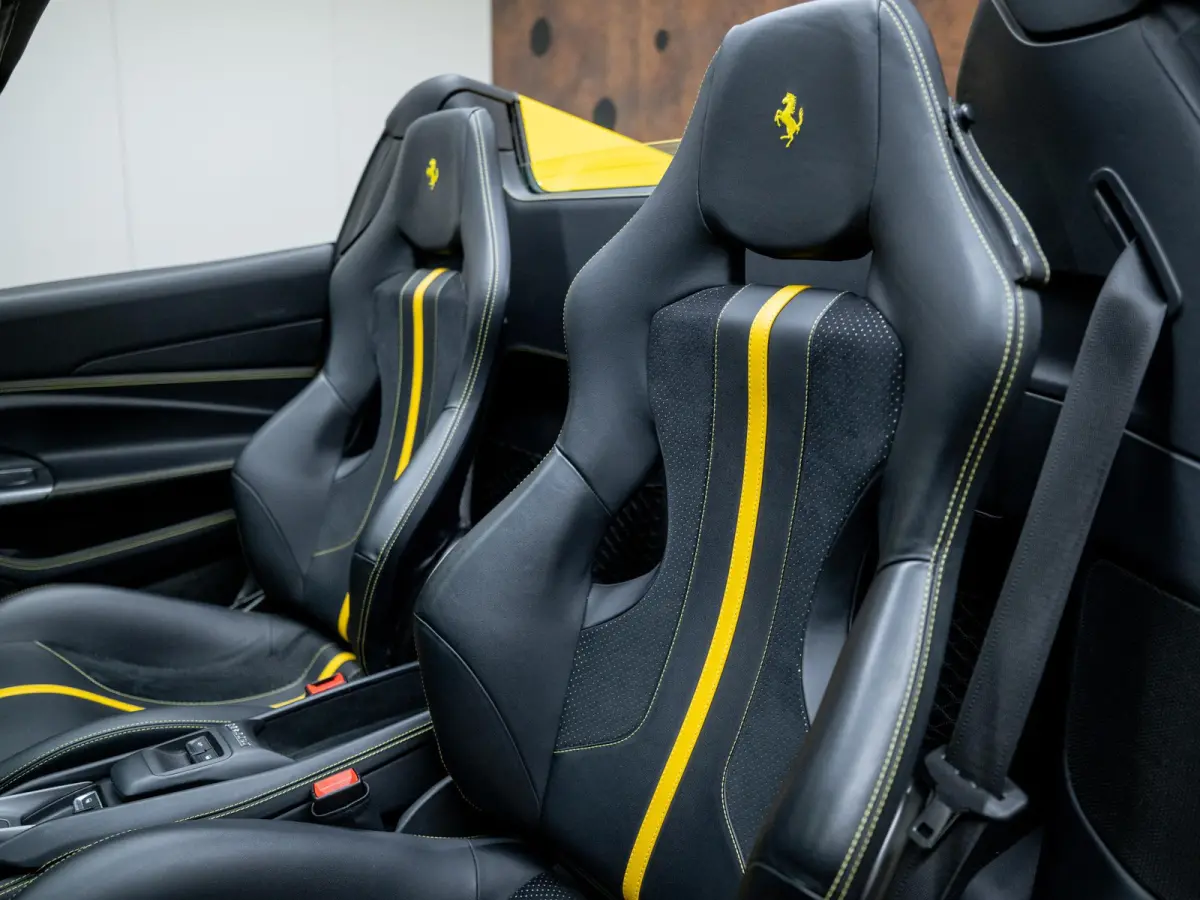 3.9 V8 HELE | Lift | Carbon | Racing Seats | Camera |