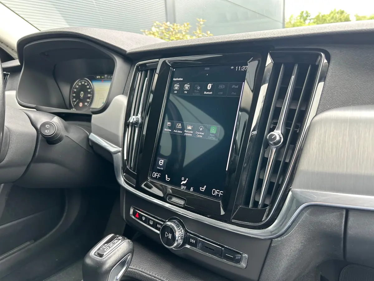 2.0 T5 AWD Pro | Trekhaak | Luchtvering | Camera | Memory | Pilot Assist | Standkachel |