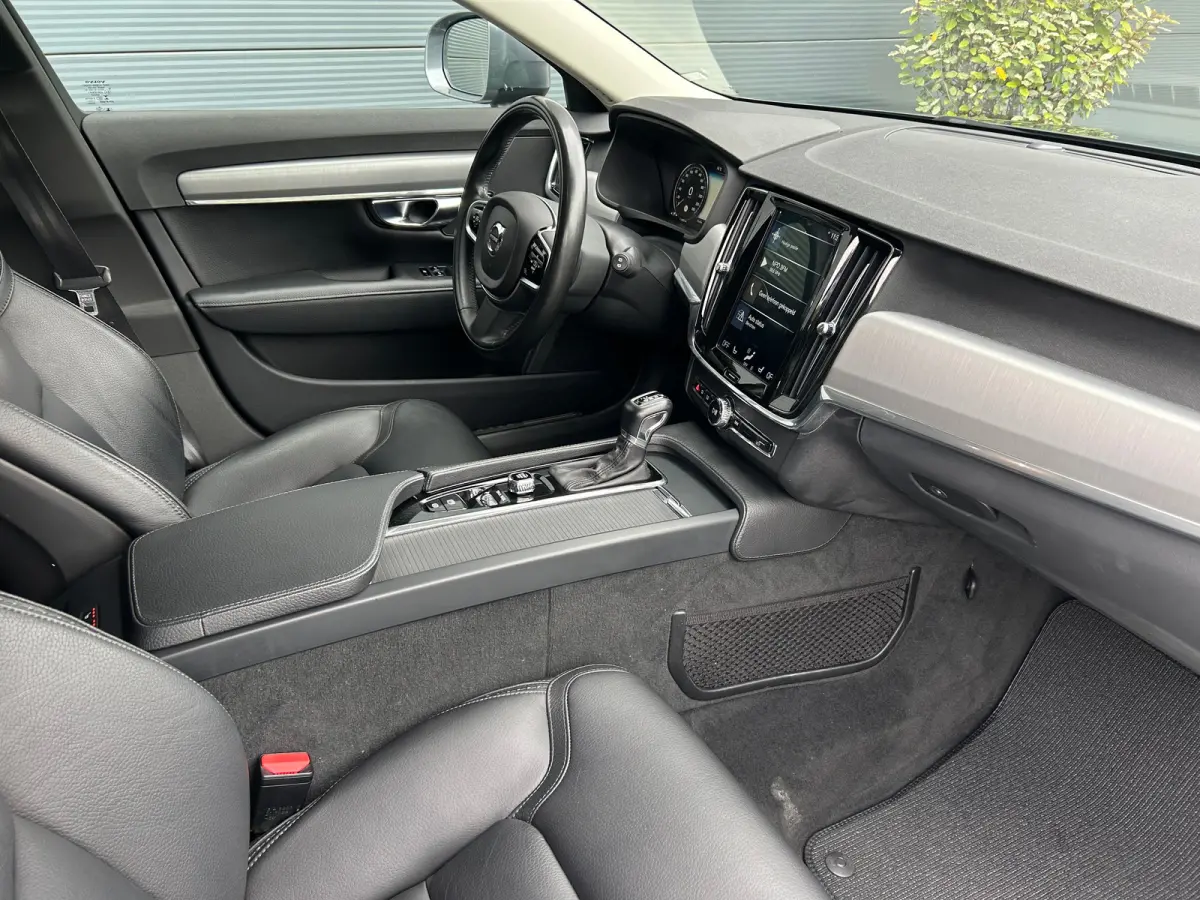 2.0 T5 AWD Pro | Trekhaak | Luchtvering | Camera | Memory | Pilot Assist | Standkachel |