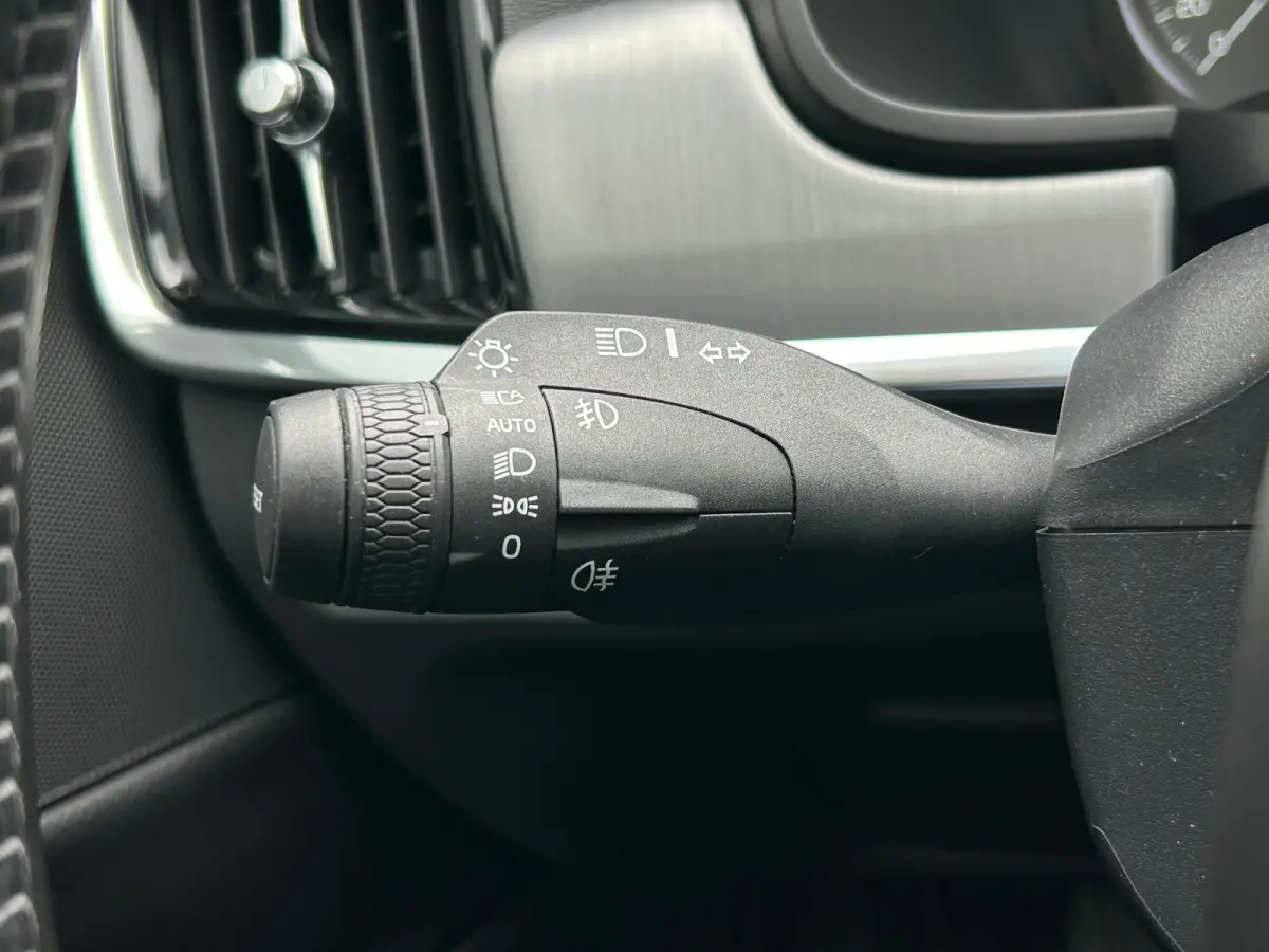 2.0 T5 AWD Pro | Trekhaak | Luchtvering | Camera | Memory | Pilot Assist | Standkachel |