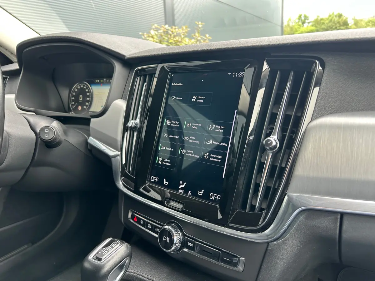 2.0 T5 AWD Pro | Trekhaak | Luchtvering | Camera | Memory | Pilot Assist | Standkachel |