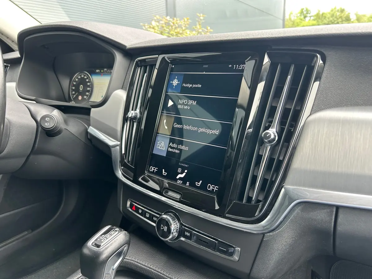 2.0 T5 AWD Pro | Trekhaak | Luchtvering | Camera | Memory | Pilot Assist | Standkachel |