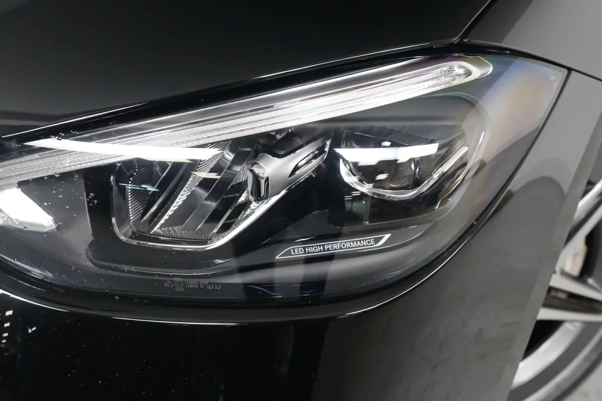 180 AMG | LED | Leder/Alcantara | Sfeerverlichting | Stoelverwarming | Burmester | Clima | Apple Carplay/ Android Auto | Cruise Adaptive | DAB | Keyless | Lichtmetalen velgen