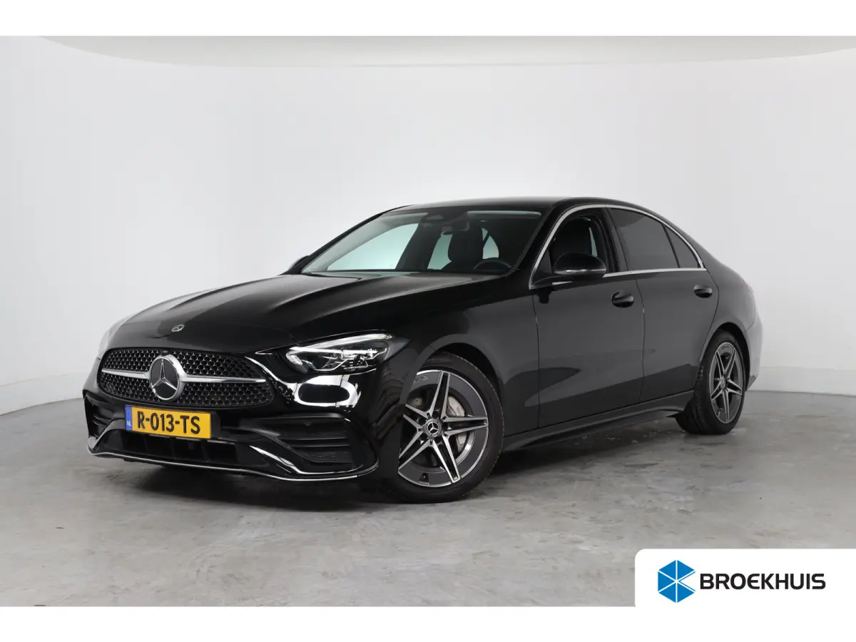 180 AMG | LED | Leder/Alcantara | Sfeerverlichting | Stoelverwarming | Burmester | Clima | Apple Carplay/ Android Auto | Cruise Adaptive | DAB | Keyless | Lichtmetalen velgen