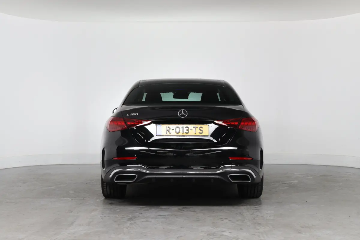 180 AMG | LED | Leder/Alcantara | Sfeerverlichting | Stoelverwarming | Burmester | Clima | Apple Carplay/ Android Auto | Cruise Adaptive | DAB | Keyless | Lichtmetalen velgen