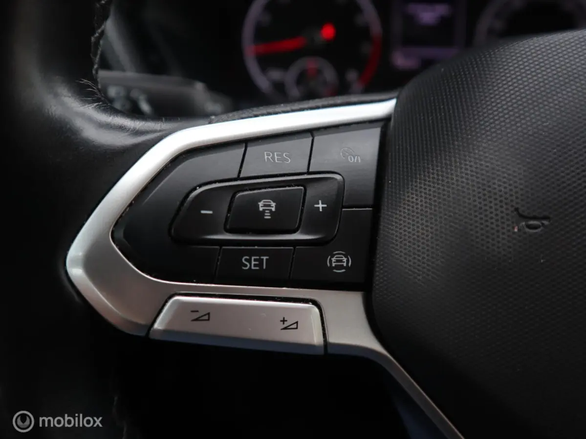 1.0 TSI Life NaviCarplay|Adaptive Cruise|16"LMV