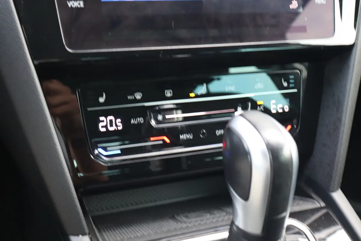 1.4 TSI PHEV GTE Business | Achteruitrijcamera | Cruise control adaptief | Lichtmetalen velgen multi-spaaks 17"