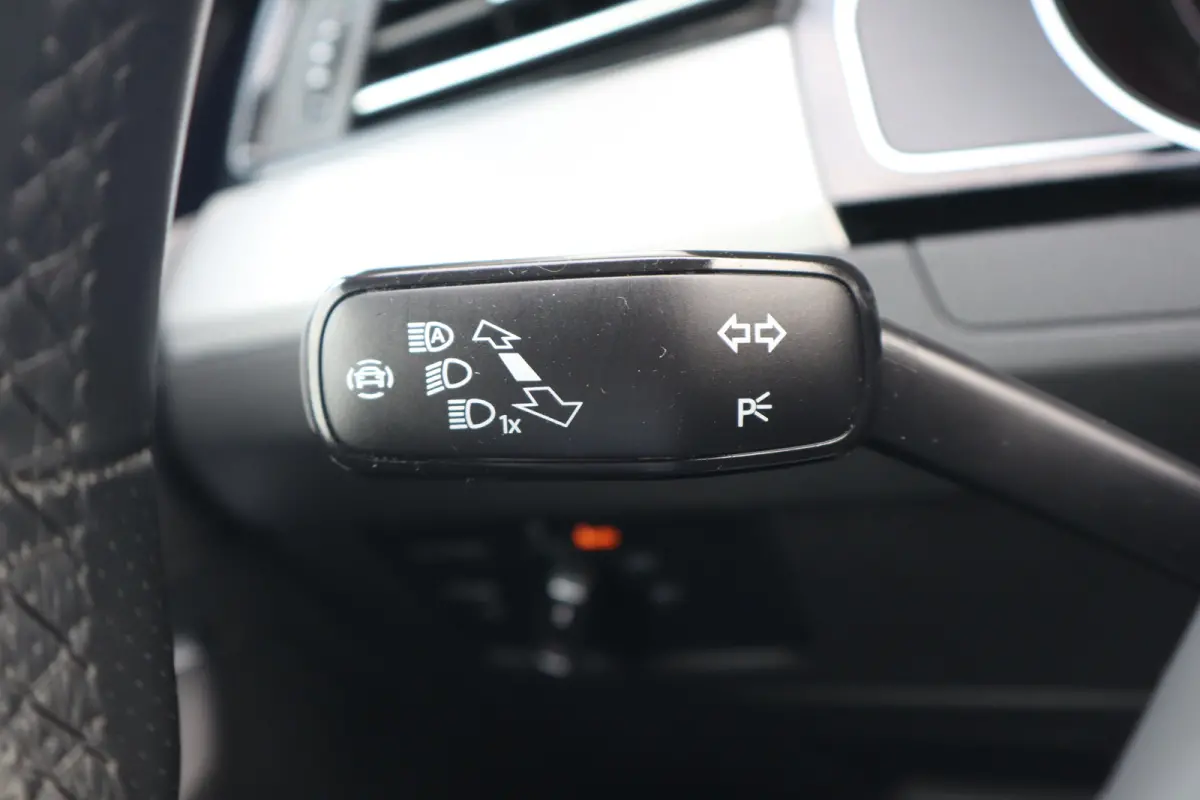1.4 TSI PHEV GTE Business | Achteruitrijcamera | Cruise control adaptief | Lichtmetalen velgen multi-spaaks 17"