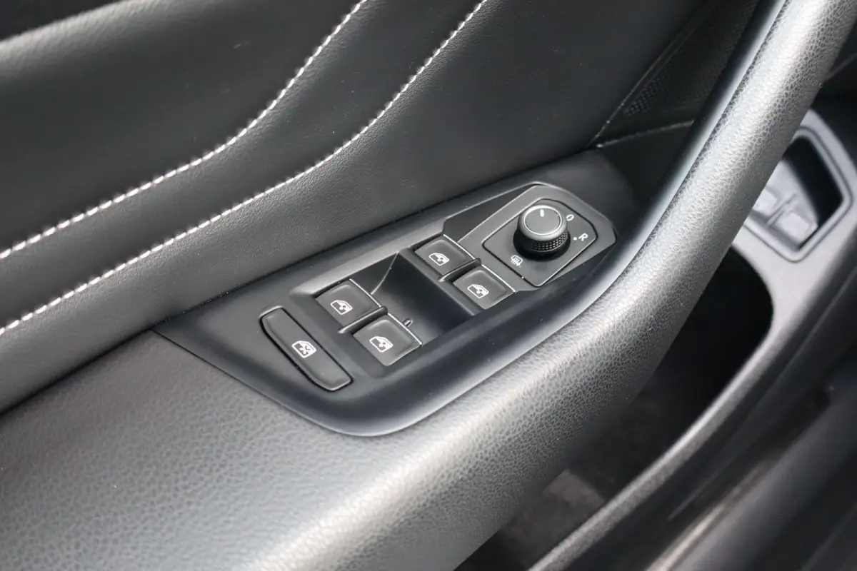 1.4 TSI PHEV GTE Business | Achteruitrijcamera | Cruise control adaptief | Lichtmetalen velgen multi-spaaks 17"