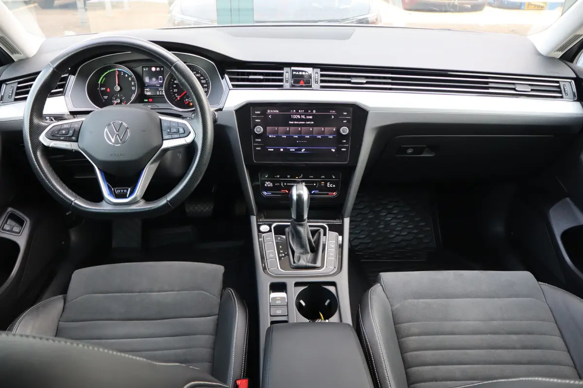 1.4 TSI PHEV GTE Business | Achteruitrijcamera | Cruise control adaptief | Lichtmetalen velgen multi-spaaks 17"