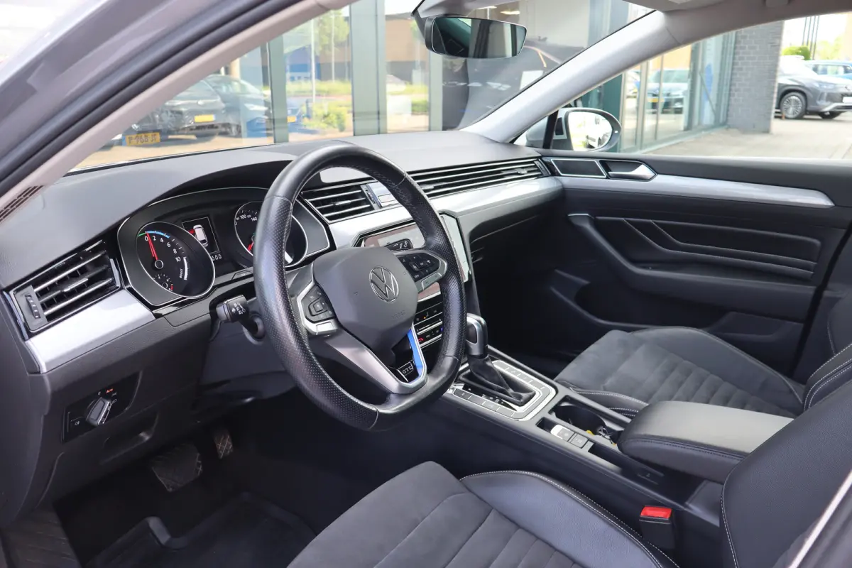 1.4 TSI PHEV GTE Business | Achteruitrijcamera | Cruise control adaptief | Lichtmetalen velgen multi-spaaks 17"