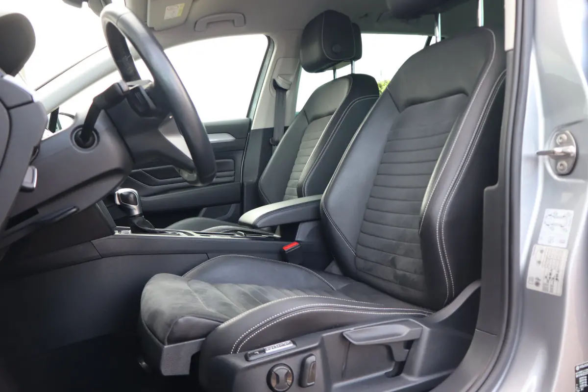 1.4 TSI PHEV GTE Business | Achteruitrijcamera | Cruise control adaptief | Lichtmetalen velgen multi-spaaks 17"