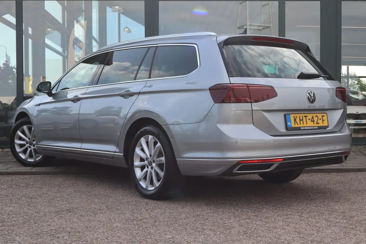1.4 TSI PHEV GTE Business | Achteruitrijcamera | Cruise control adaptief | Lichtmetalen velgen multi-spaaks 17"