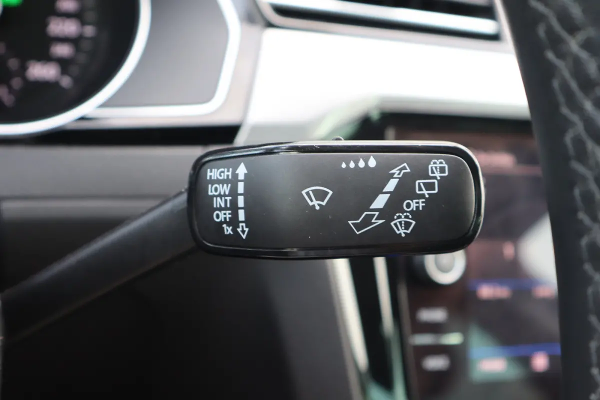 1.4 TSI PHEV GTE Business | Achteruitrijcamera | Cruise control adaptief | Lichtmetalen velgen multi-spaaks 17"