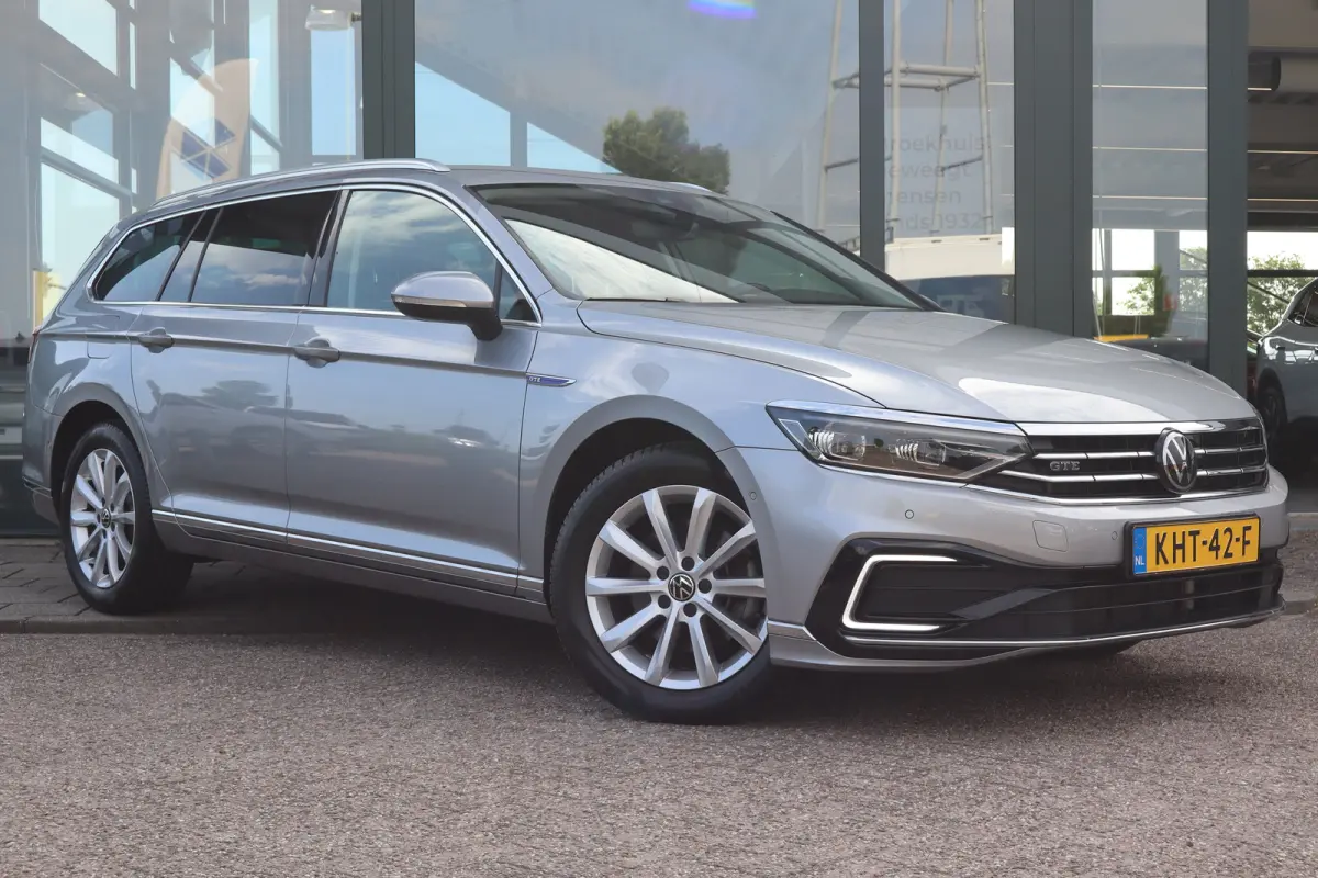 1.4 TSI PHEV GTE Business | Achteruitrijcamera | Cruise control adaptief | Lichtmetalen velgen multi-spaaks 17"