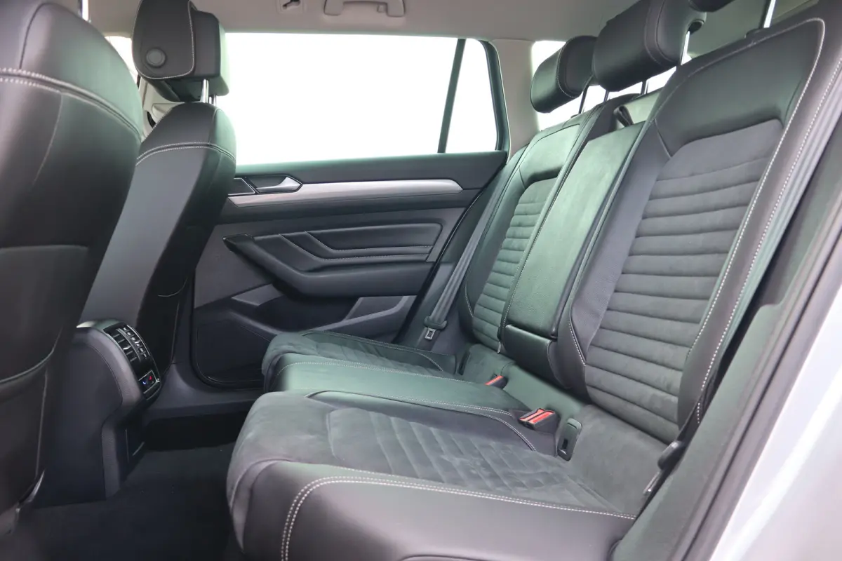 1.4 TSI PHEV GTE Business | Achteruitrijcamera | Cruise control adaptief | Lichtmetalen velgen multi-spaaks 17"