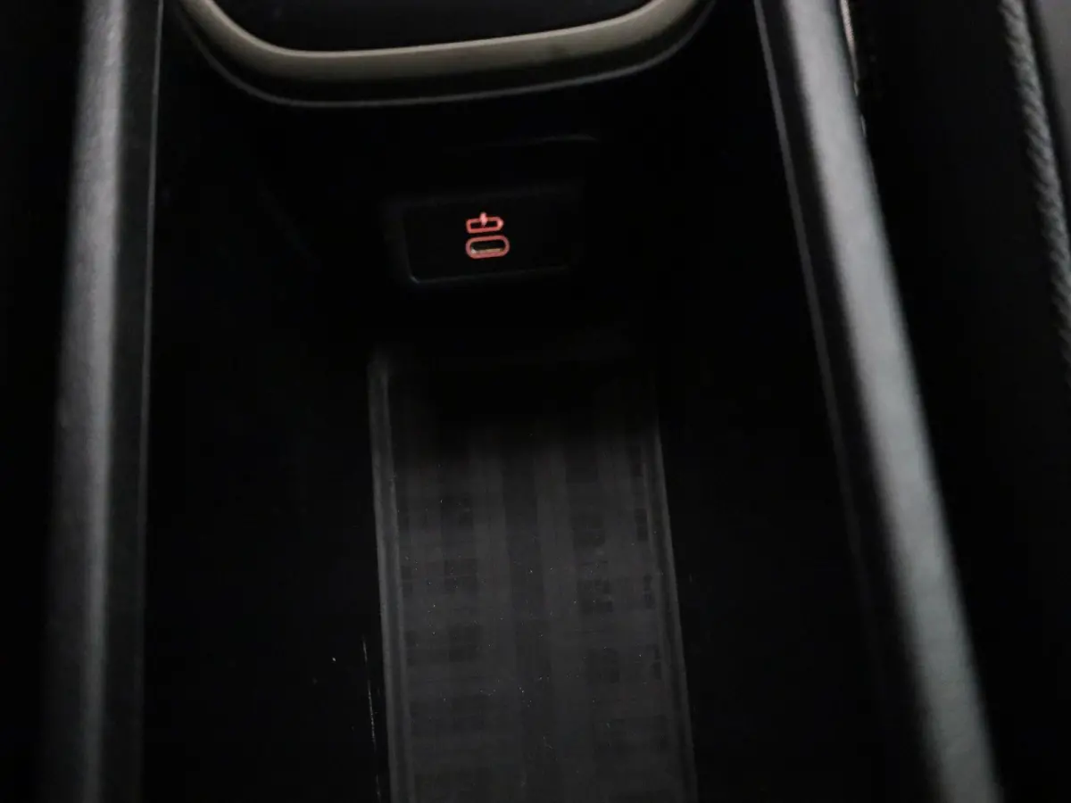 1.5 Cooper ALL4 John Cooper Works | Automaat | Apple Carplay / Android Auto | Camera | Parkeersensoren | Panoramadak |
