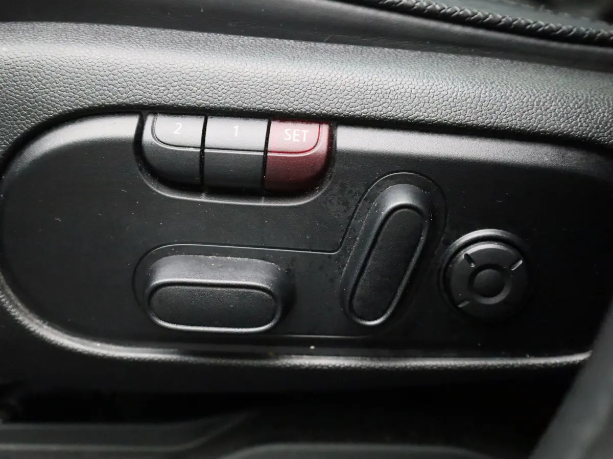 1.5 Cooper ALL4 John Cooper Works | Automaat | Apple Carplay / Android Auto | Camera | Parkeersensoren | Panoramadak |
