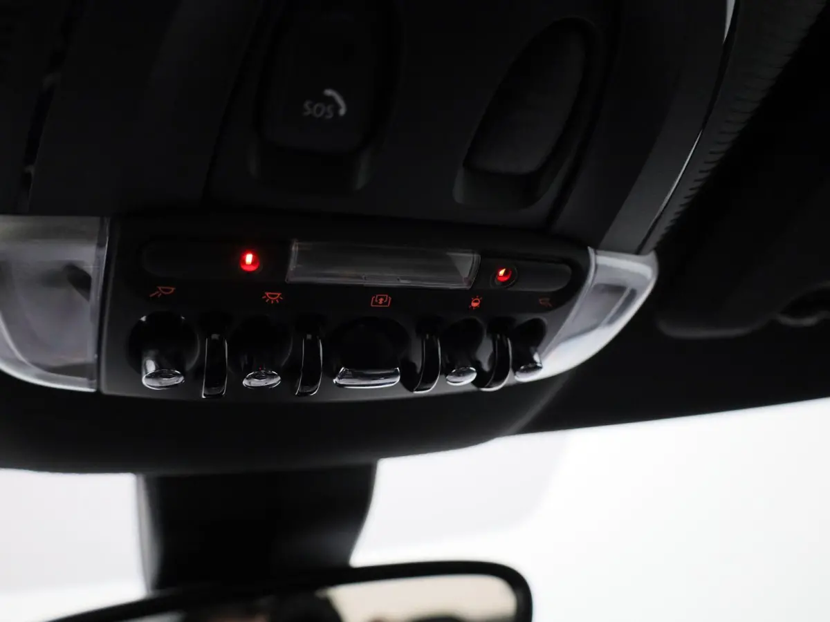 1.5 Cooper ALL4 John Cooper Works | Automaat | Apple Carplay / Android Auto | Camera | Parkeersensoren | Panoramadak |