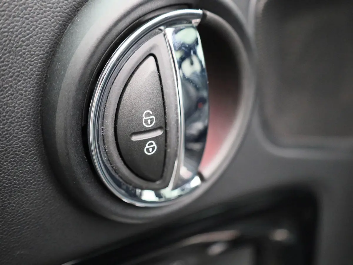 1.5 Cooper ALL4 John Cooper Works | Automaat | Apple Carplay / Android Auto | Camera | Parkeersensoren | Panoramadak |